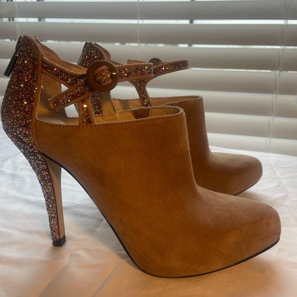 Suede booties with glitter heel - Picture 9 of 9